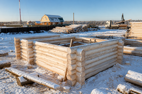 Срубы 6×6 из бревна ручной рубки